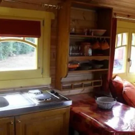 Roulotte Bucolique En Bois Avec Terrasse, Vallee De La Sarthe - Fr-1-410-188 別荘