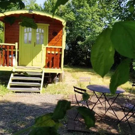 Roulotte Bucolique En Bois Avec Terrasse, Vallee De La Sarthe - Fr-1-410-188 * Chantenay-Villedieu