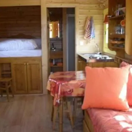 別荘 Roulotte Bucolique En Bois Avec Terrasse, Vallee De La Sarthe - Fr-1-410-188