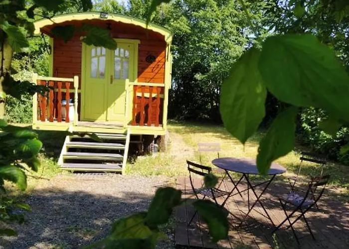 Roulotte Bucolique En Bois Avec Terrasse, Vallee De La Sarthe - Fr-1-410-188 * Chantenay-Villedieu