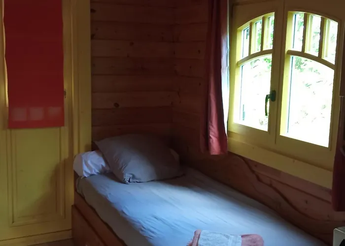 Roulotte Bucolique En Bois Avec Terrasse, Vallee De La Sarthe - Fr-1-410-188 Semesterbostad